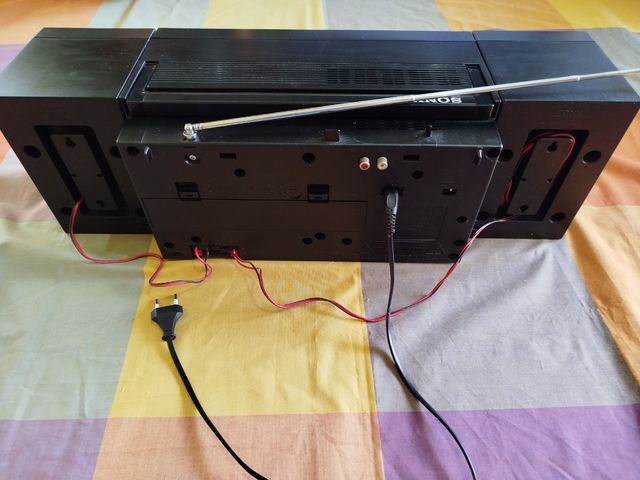 Sony CFS-W600: Radiocasetera Doble