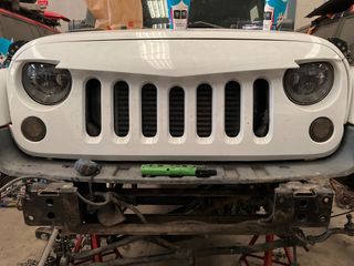 Calandra Jeep Wrangler JK blanca