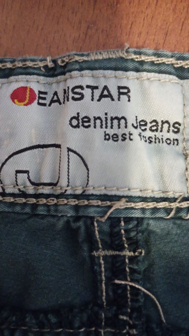 Pantaloni cargo verde oliva