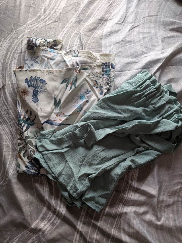 Conjunto falda y blusa