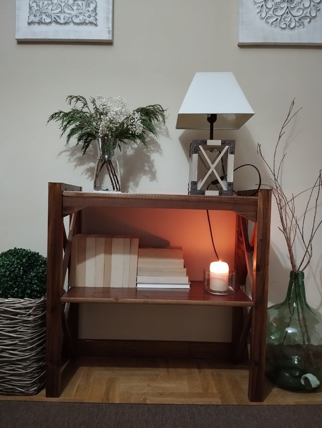 ESTANTERÍA DE MADERA MARRÓN