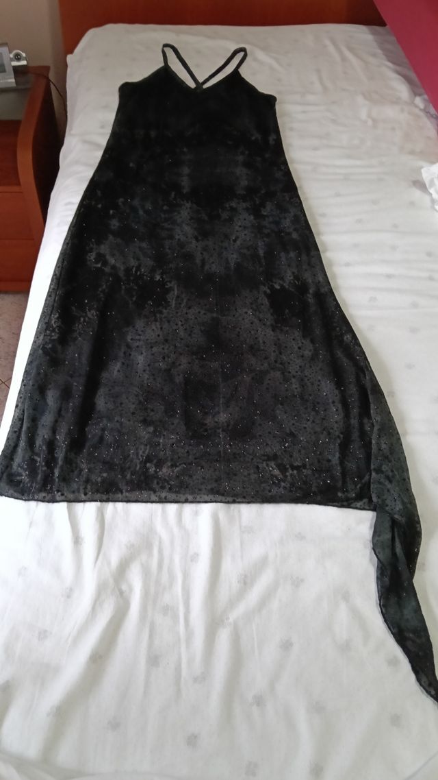 Abito nero con sfocature grigie e paillettes nere