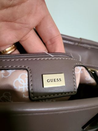 Borsa a mano Guess marrone