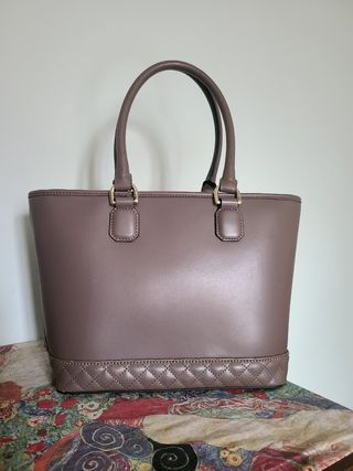 Borsa a mano Guess marrone