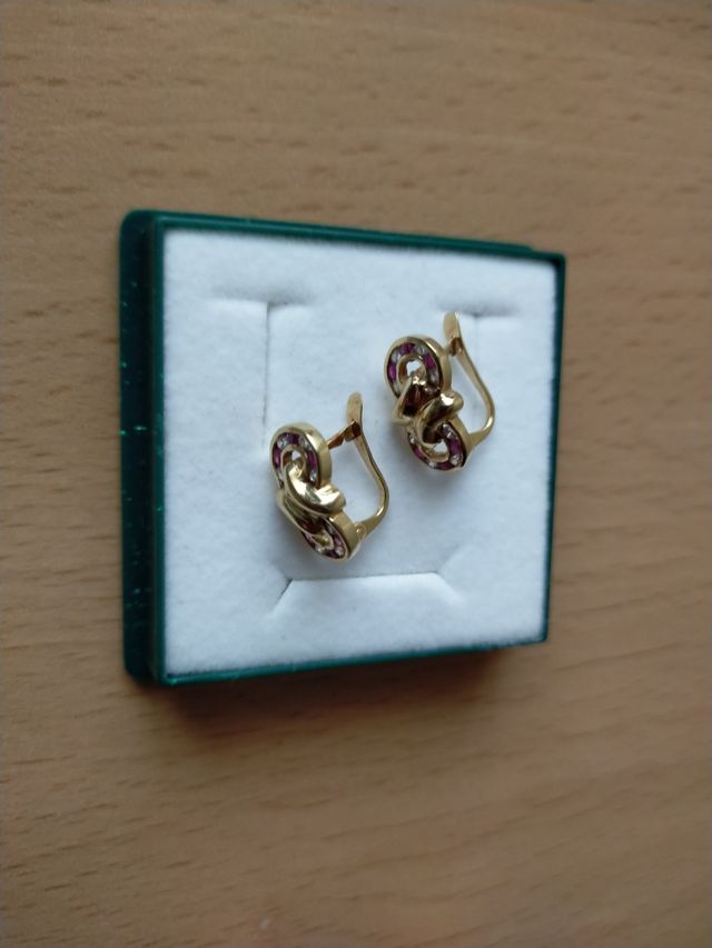 Pendientes oro 18k .