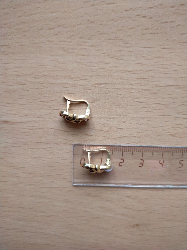 Pendientes oro 18k .