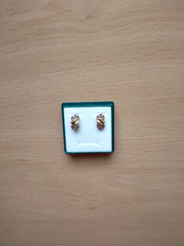 Pendientes oro 18k .