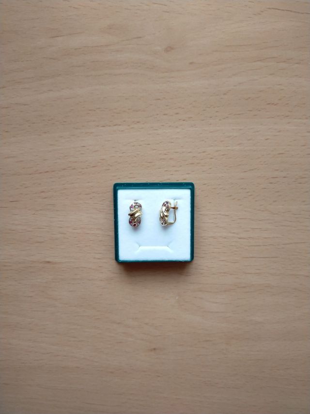 Pendientes oro 18k .