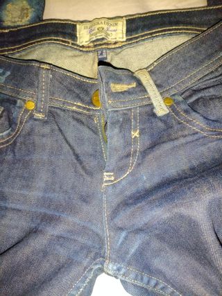Vaqueros Bershka T38 - Azul
