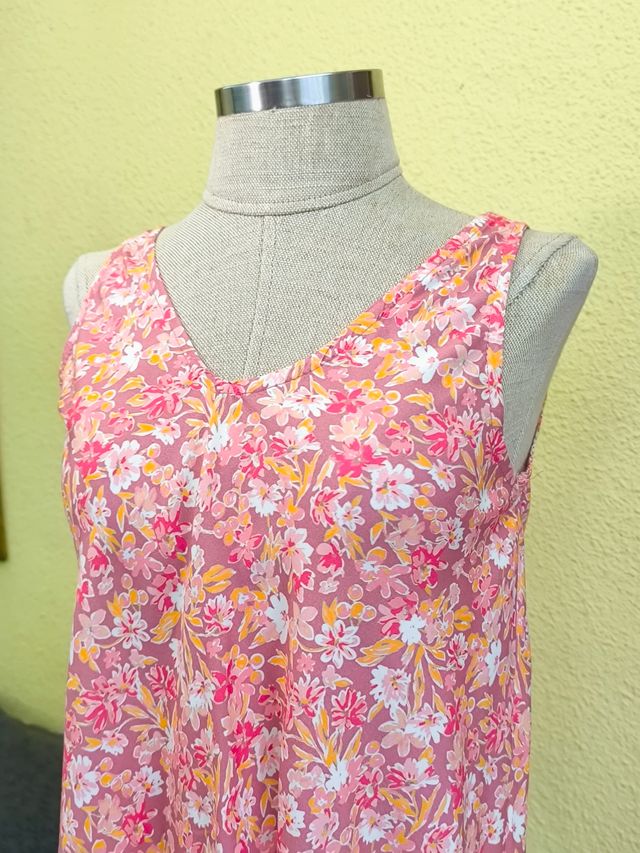 Camiseta tirantes flores rosa