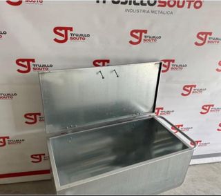 Carro pienso metálico con tapa