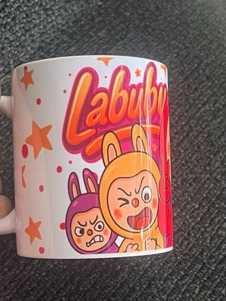 Caneca Labubu - Caneca de Porcelana