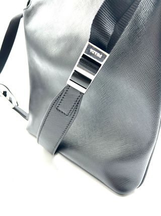 Bolso bandolera Prada negro