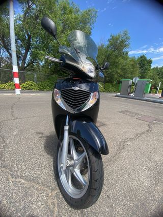 Honda SH 125 - Scooter