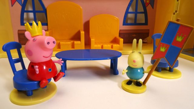 Palacio Princesa Peppa Pig con accesorios 3+ años