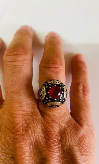 Anillo plata chapado oro con piedra roja