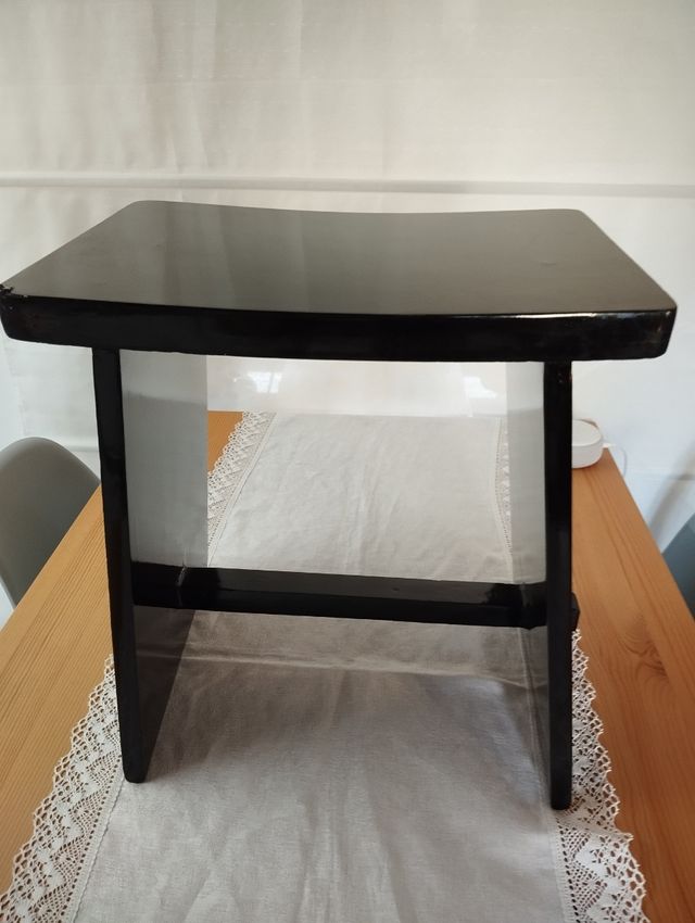 MESITA DE NOCHE - AUXILIAR - TABURETE