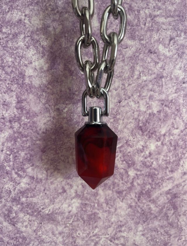 Collar artesanal “la sangre de la Reina”