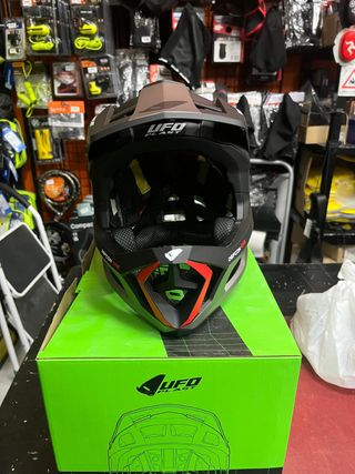 Casco descenso UFO Plast Defcon-One