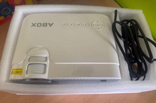 Proyector LCD inalámbrico ABOX GC357