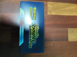 Caja ETB Pokémon Chispas Fulgurantes