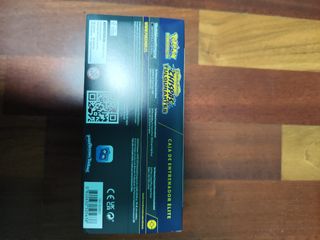Caja ETB Pokémon Chispas Fulgurantes