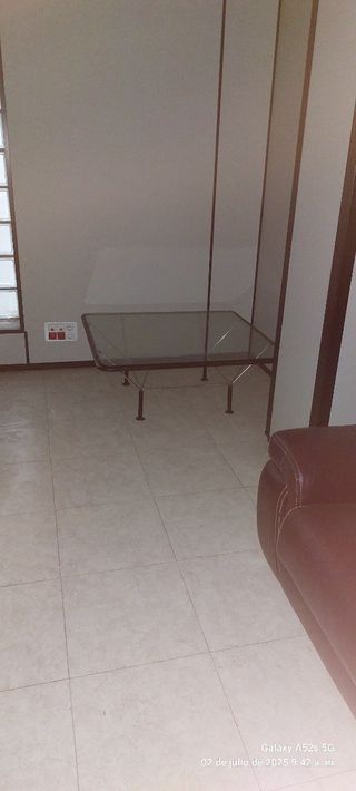2 Sofás piel,8 Sillas Piel + Mesa Cristal+m.centro