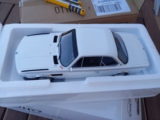 Maqueta BMW 3.0 CSL e9 Ottomobile 1:18 chamonix 72