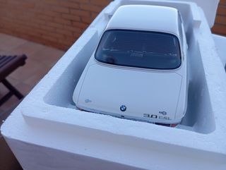 Maqueta BMW 3.0 CSL e9 Ottomobile 1:18 chamonix 72