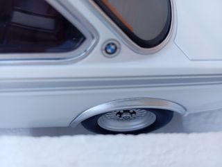Maqueta BMW 3.0 CSL e9 Ottomobile 1:18 chamonix 72