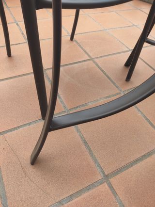 Mesa jardín con sillas - beige