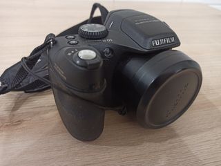 Cámara FujiFilm FinePix S2000HD. Casi nueva