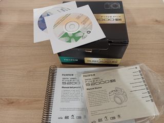 Cámara FujiFilm FinePix S2000HD. Casi nueva