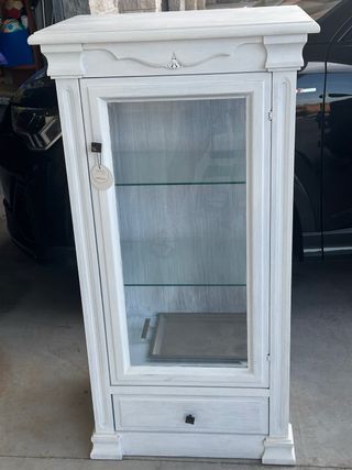 Vitrina rústica blanca con cristal