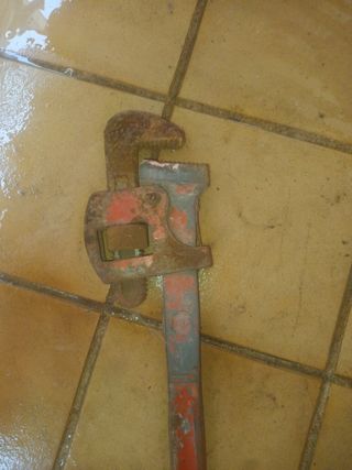 Llave grifa 36" antigua
