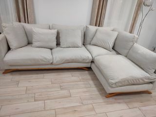 Sofá Cheslong beige claro 