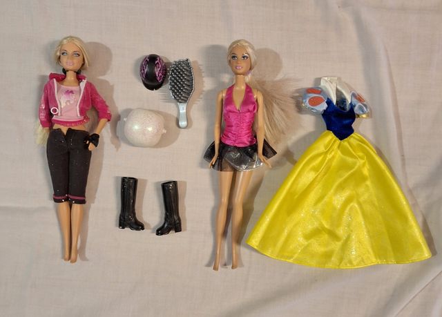 2 BARBIES + ACCESSORI