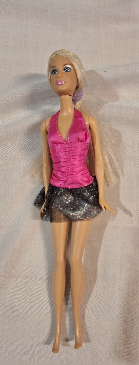 2 BARBIES + ACCESSORI