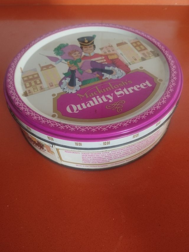 Lata vintage Quality Street