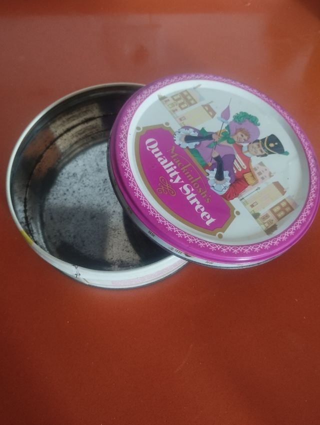 Lata vintage Quality Street