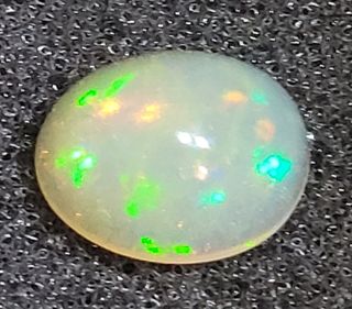 Ópalo etíope 1,5 ct cabujón.