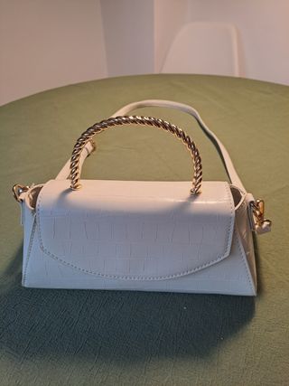Bolso bandolera blanco y dorado