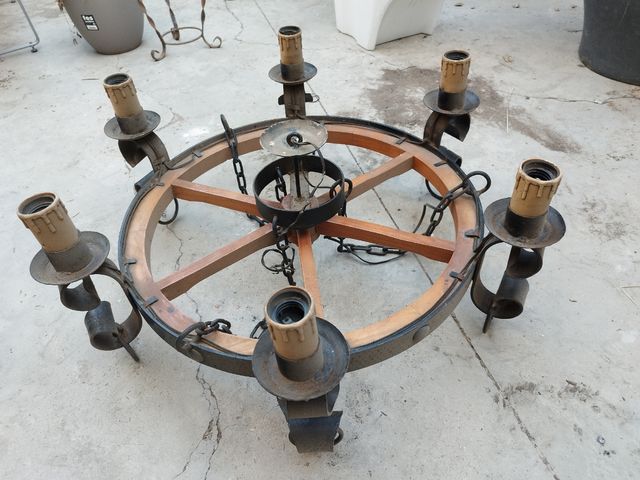 Candeeiro de 6 braços em ferro forjado