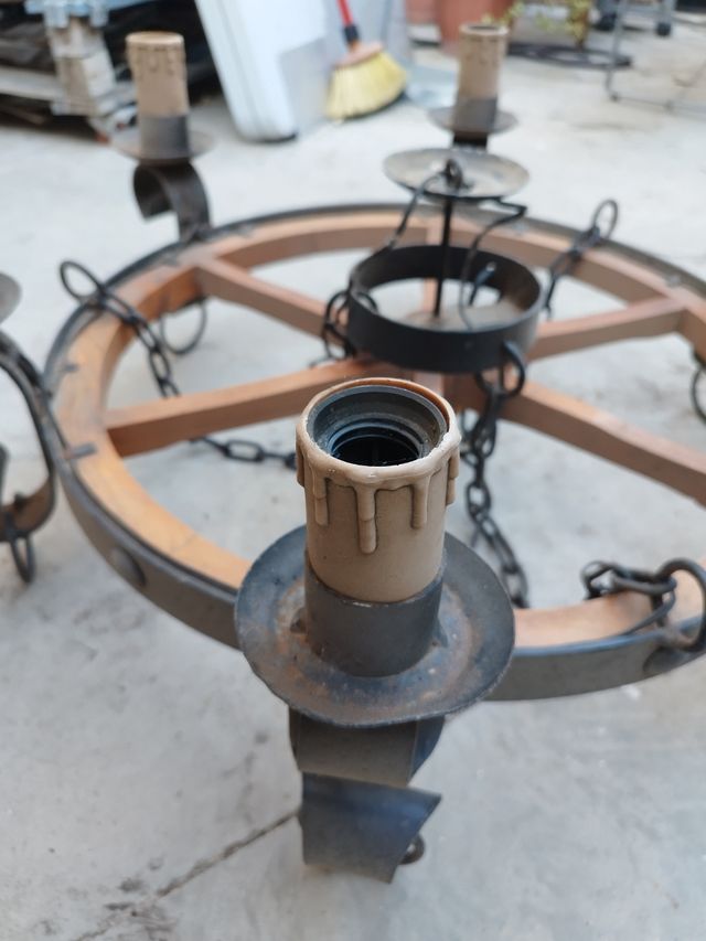 Candeeiro de 6 braços em ferro forjado