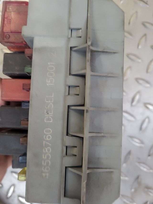 Caja fusibles Alfa Romeo 147