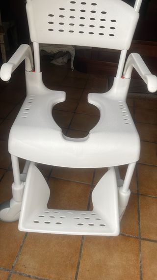 Silla baño ruedas Clean Etac