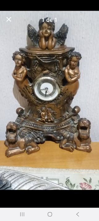 Reloj de figura decorativo