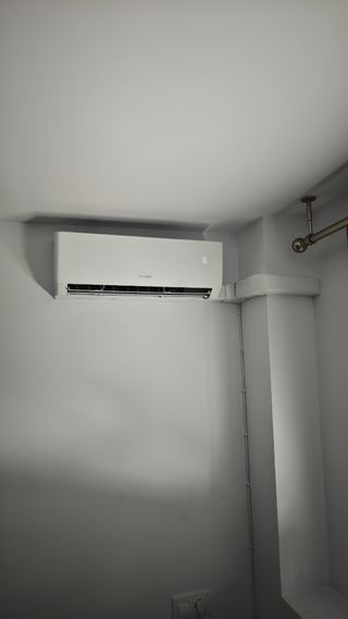 Instalador de los aires acondicionados 