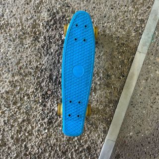Skate azul - monopatín