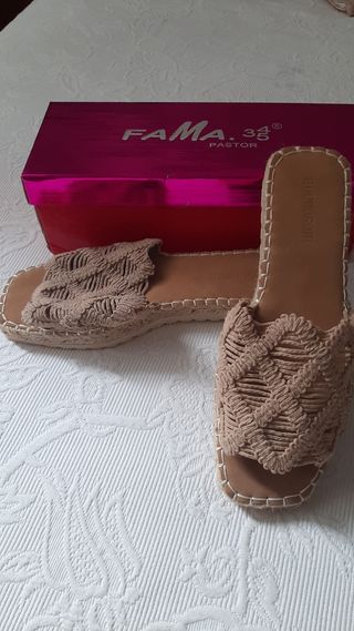 Sandalias planas Buonarotti, color beige, talla 40